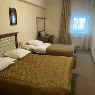 Гостиница У Истока Иркутск Трехместный Triple-1